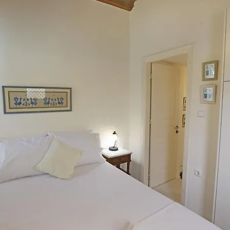 Babina's Place-traditional House In Apartamento