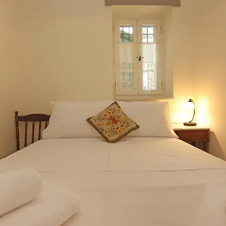 Babina's Place-traditional House In Apartamento *