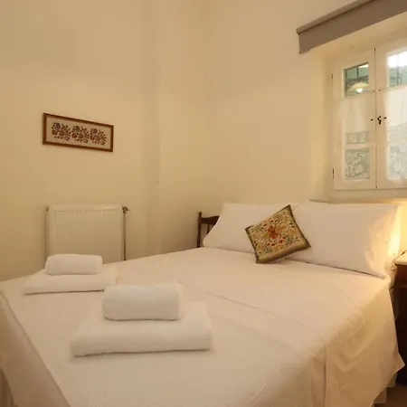 Babina's Place-traditional House In Apartamento *